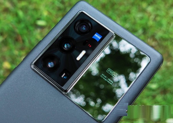 分享vivoX70Pro 拍夜景好看吗?vivoX70Pro 相机参数介绍。